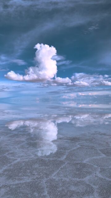 There is something truly magical about the Salar de Uyuni! For just a few months each year, the largest salt flats in the world fill with a thin amount of water, allowing for insane reflections all around you. This is where the saying, "Where the Earth meets the Sky" has to have come from!

#igreels #reelitfeelit #reelsinstagram